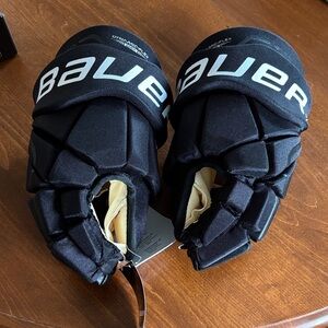 Bauer Vapor X60 Dynamic Black Hockey Gloves
